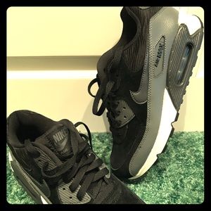 🌹NIKE AIR MAX Tennis Shoes🌹